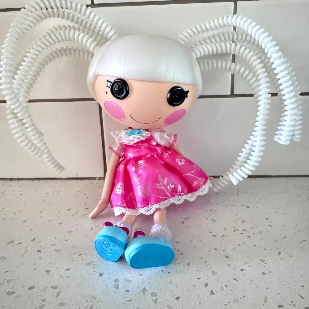 Lalaloopsy Silly Hair Suzette Doll White Springy Hair Pink Floral Dress 2010